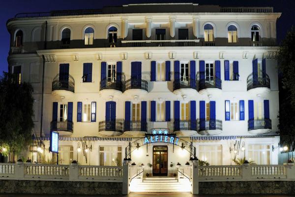 Hotel Alfieri Алассио Экстерьер фото