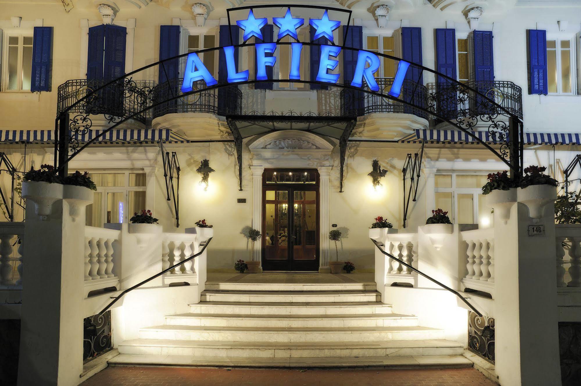 Hotel Alfieri Алассио Экстерьер фото