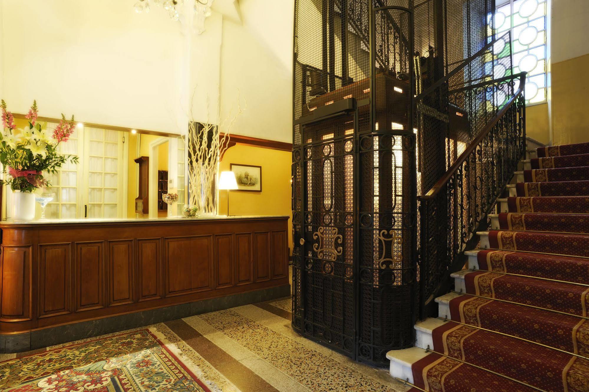 Hotel Alfieri Алассио Экстерьер фото